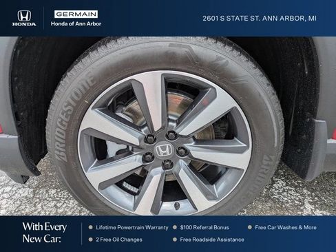 Used 2025 Honda Pilot Touring image 11