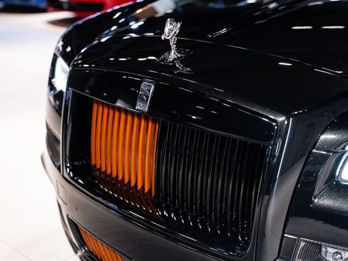 Used 2019 Rolls-Royce Dawn RWD image 18