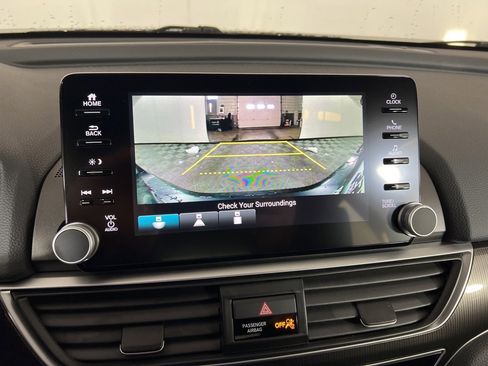 Used 2019 Honda Accord Sport image 7