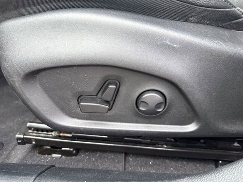 Used 2025 Jeep Compass Limited image 10