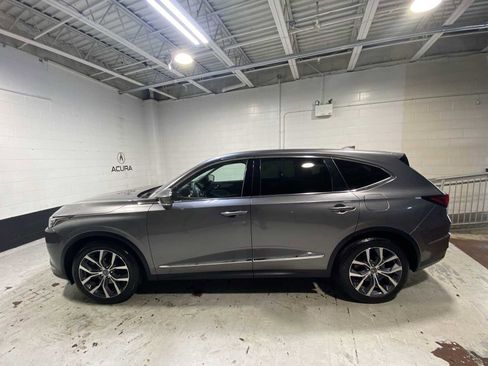 Used 2024 Acura MDX SH-AWD w/ Technology Package image 3
