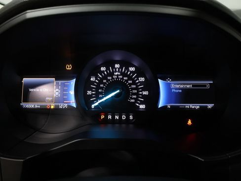 Used 2024 Ford Edge Titanium AWD/4WD image 2