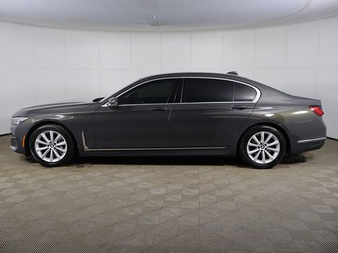 Used 2021 BMW 740i xDrive w/ Premium Package image 18