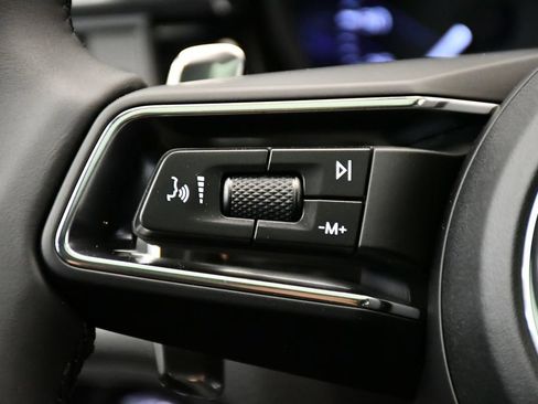 Certified 2026 Porsche Macan AWD/4WD image 29