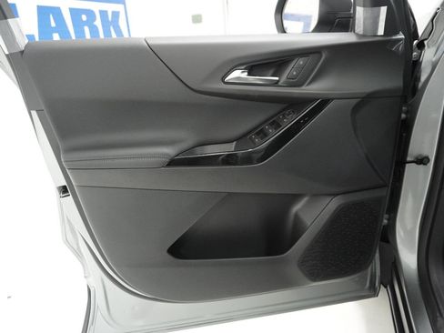 New 2026 Chevrolet Equinox LT image 12