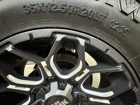 Used 2018 Chevrolet Silverado 1500 LT w/ All Star Edition image 27