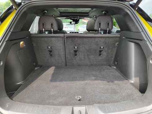 Used 2023 Chevrolet TrailBlazer RS w/ Sun and Liftgate Package AWD/4WD image 19