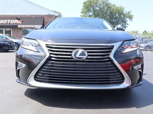 Used 2016 Lexus ES 350 w/ Ultra Luxury Package FWD image 8