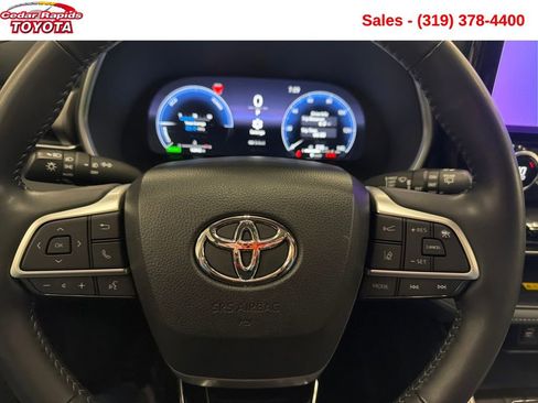 Used 2023 Toyota Highlander Limited image 15