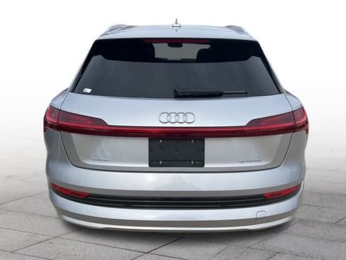 Used 2022 Audi e-tron Premium Plus w/ Premium Plus Package image 5