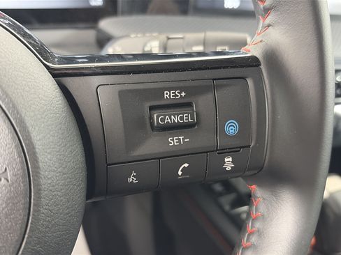 Certified 2025 Nissan Kicks SR AWD/4WD image 35