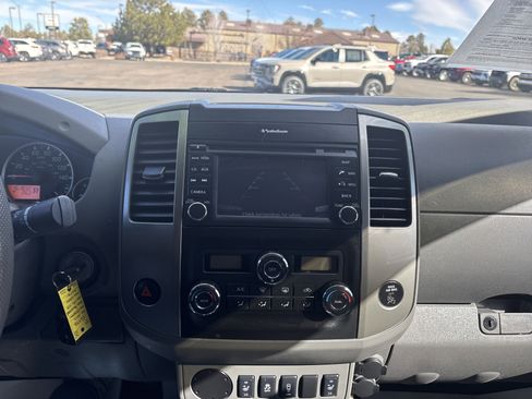 Used 2013 Nissan Frontier SL w/ Moonroof Pkg image 24