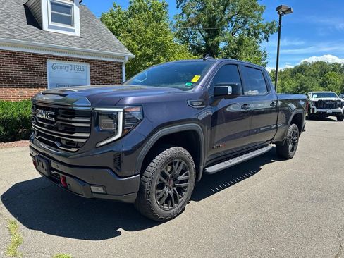 Used 2023 GMC Sierra 1500 AT4 w/ AT4 Premium Package AWD/4WD image 3
