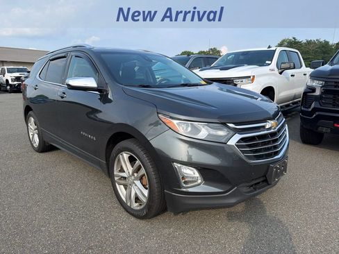 Used 2018 Chevrolet Equinox Premier AWD/4WD image 2