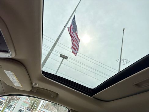 Used 2019 Jeep Grand Cherokee Limited image 18