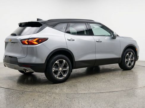 Used 2025 Chevrolet Blazer LT FWD image 9