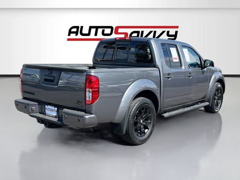 Used 2021 Nissan Frontier SV w/ Midnight Edition Floor Mats RWD image 7