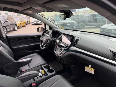 Used 2023 Honda Odyssey Touring image 9
