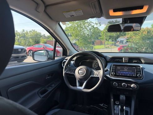 Used 2025 Nissan Versa SV FWD image 32