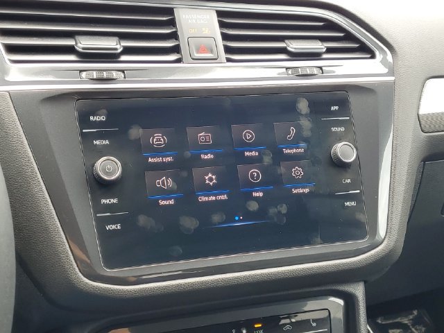 Used 2022 Volkswagen Tiguan SE FWD image 24
