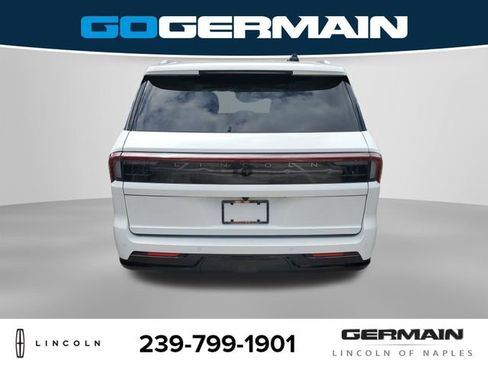 New 2026 Lincoln Navigator Reserve AWD/4WD image 9