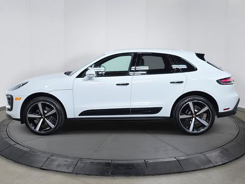 New 2025 Porsche Macan image 2