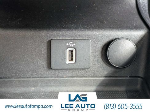 Used 2018 Ford Fusion SE w/ Fusion SE Technology Package FWD image 22