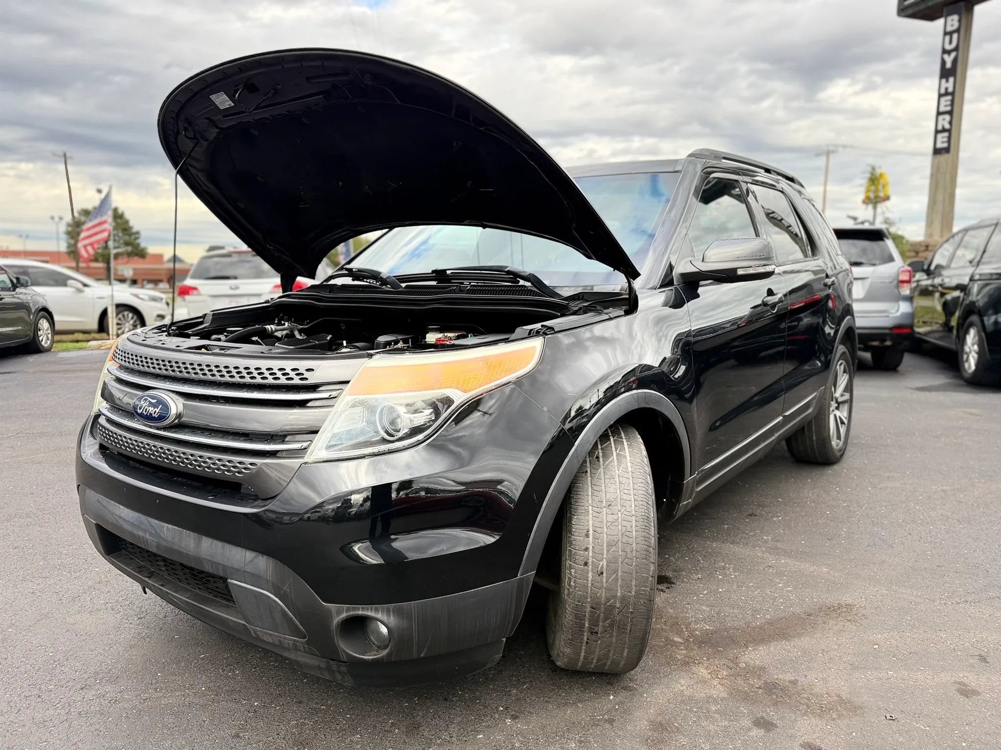 Used 2015 Ford Explorer XLT w/ Equipment Group 202B FWD image 12