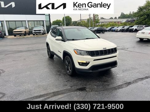Used 2019 Jeep Compass Latitude AWD/4WD image 3