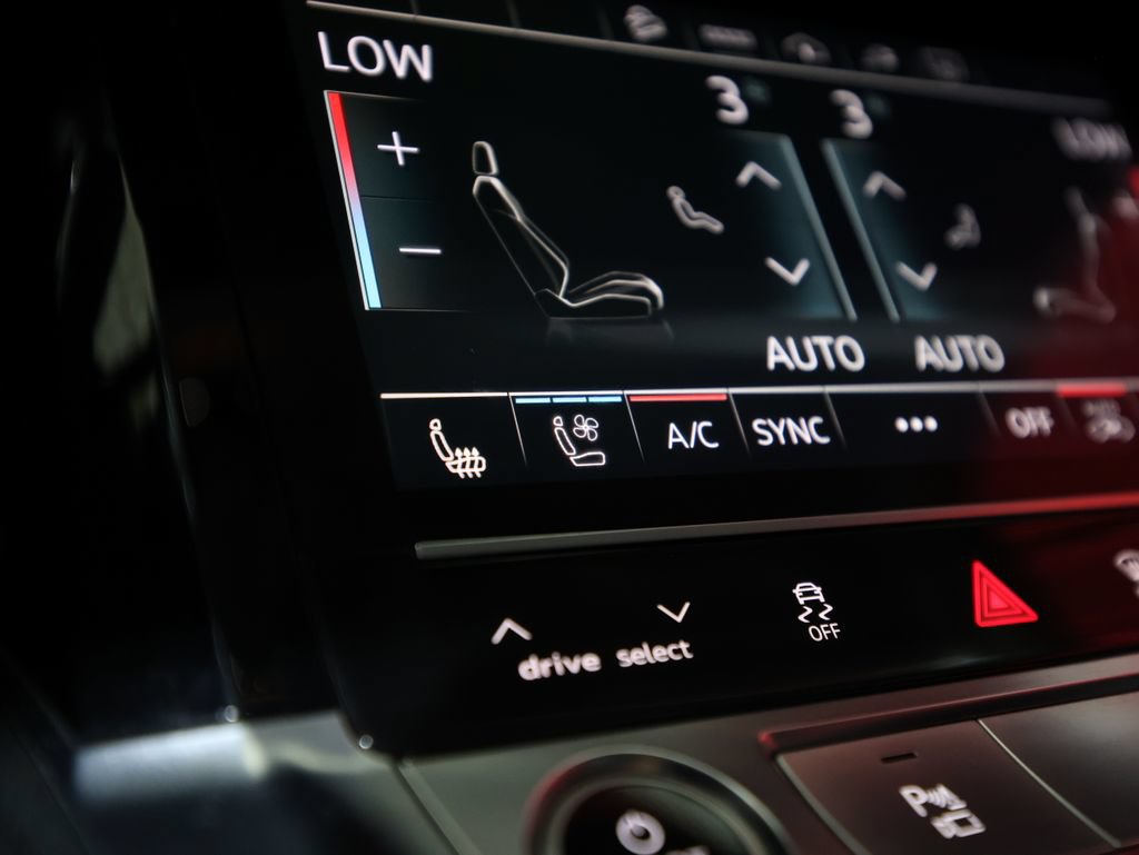 Used 2021 Audi e-tron Premium Plus w/ Premium Plus Package AWD/4WD image 23