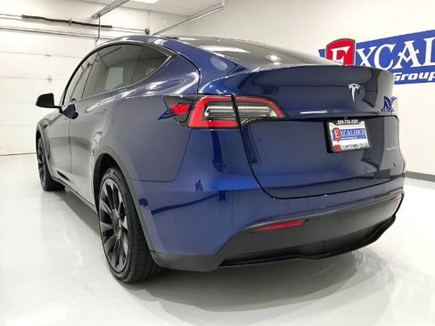 Used 2021 Tesla Model Y Long Range image 12
