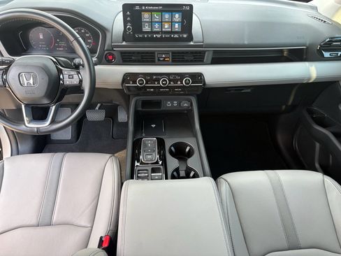 Certified 2025 Honda Pilot EX-L image 2