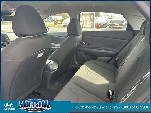 Certified 2023 Hyundai Elantra SEL w/ Winter Weather Package image 13