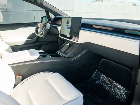 Used 2022 Tesla Model X Plaid AWD/4WD image 26