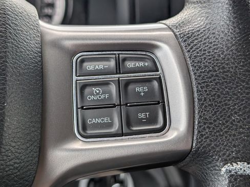 Used 2022 RAM 1500 Classic SLT RWD image 24