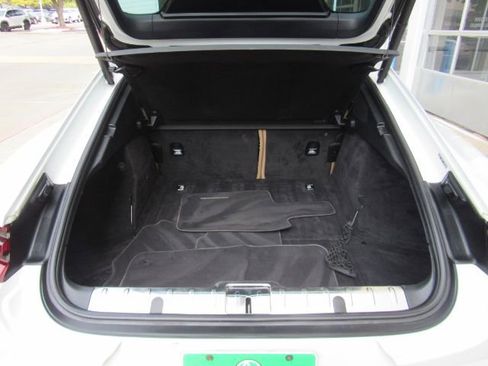 Used 2019 Porsche Panamera 4 image 25