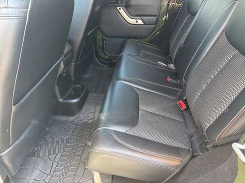 Used 2016 Jeep Wrangler Unlimited Sahara AWD/4WD image 11