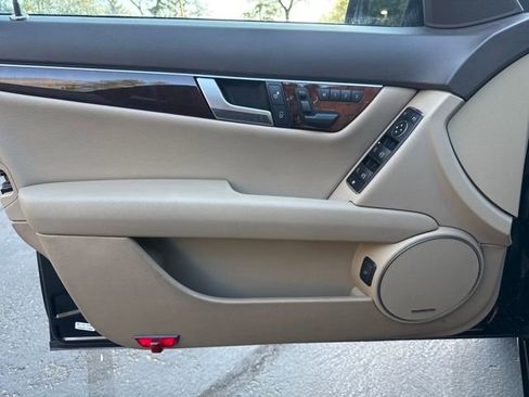 Used 2014 Mercedes-Benz C 300 4MATIC Sedan image 9