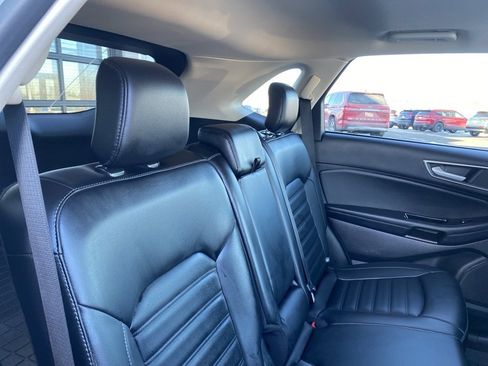 Used 2020 Ford Edge SEL image 18