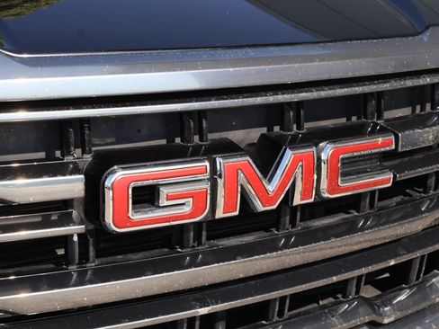 Used 2021 GMC Yukon AT4 w/ Rear Media and Nav Package AWD/4WD image 2