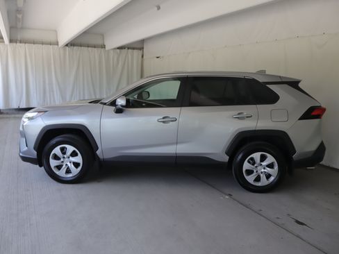 Used 2025 Toyota RAV4 LE AWD/4WD image 22