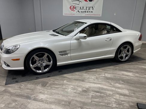 Used 2011 Mercedes-Benz SL 550 550 image 16