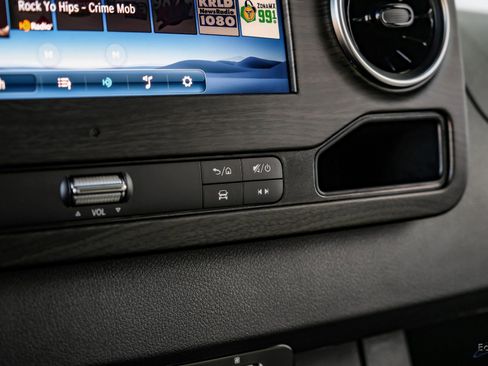 Used 2025 Mercedes-Benz Sprinter 3500 image 57