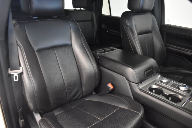 Used 2020 Ford Expedition Max XLT w/ Equipment Group 202A AWD/4WD image 6