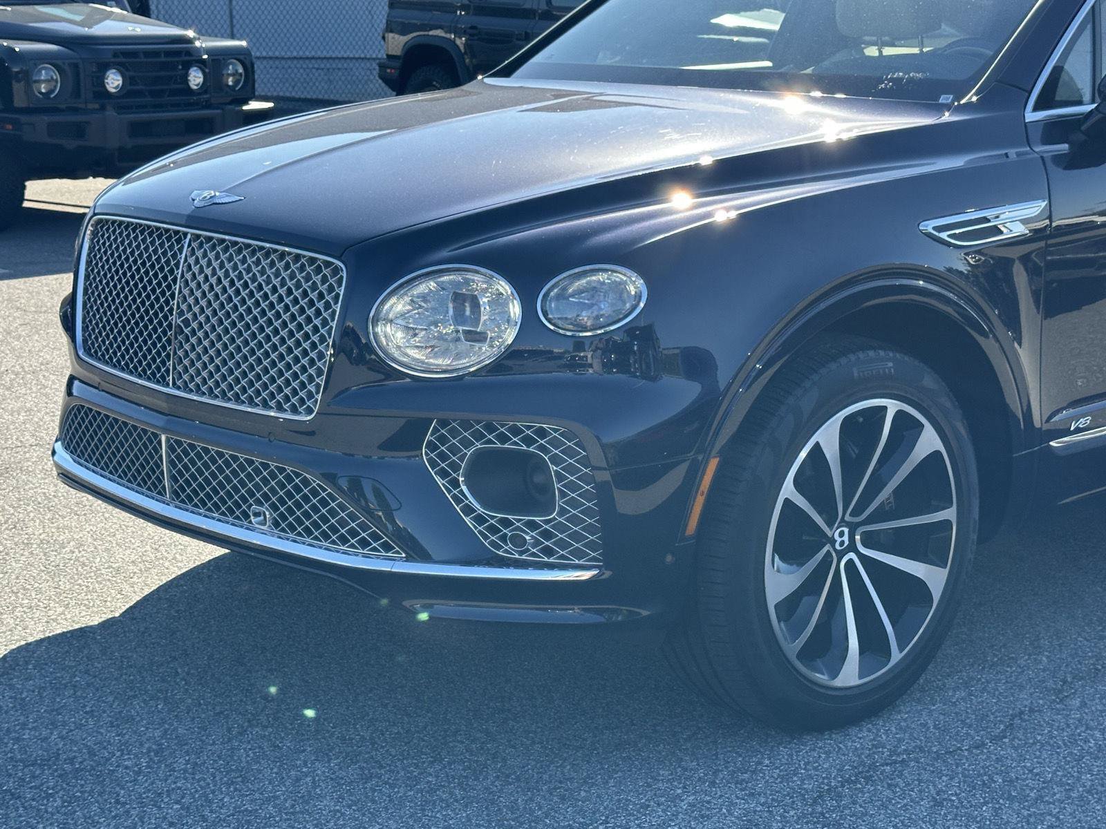 Used 2022 Bentley Bentayga AWD/4WD image 44