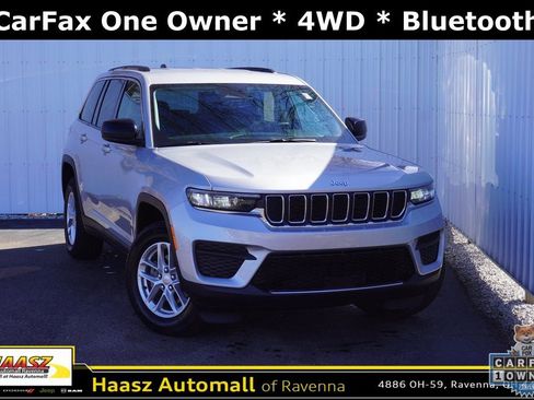 Used 2024 Jeep Grand Cherokee Laredo image 1