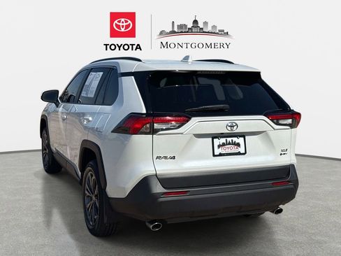Used 2025 Toyota RAV4 XLE Premium image 5