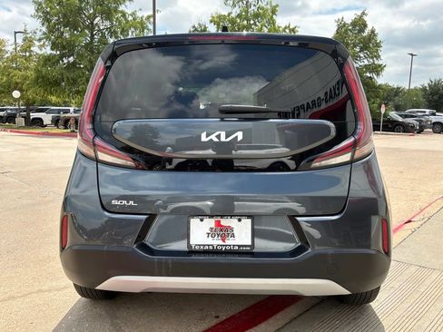 Used 2024 Kia Soul LX w/ Option Group 015 FWD image 7
