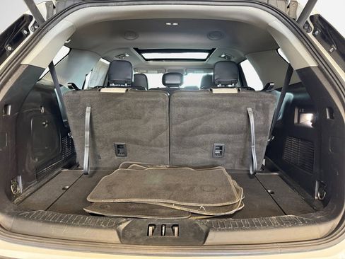 Used 2021 Ford Explorer XLT w/ Equipment Group 202A AWD/4WD image 25