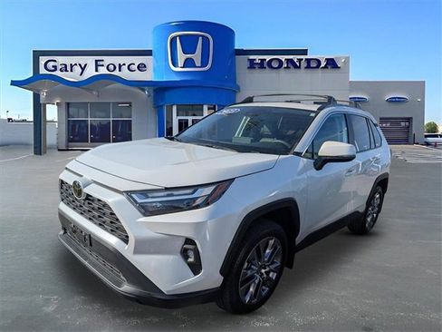 Used 2023 Toyota RAV4 XLE Premium image 4